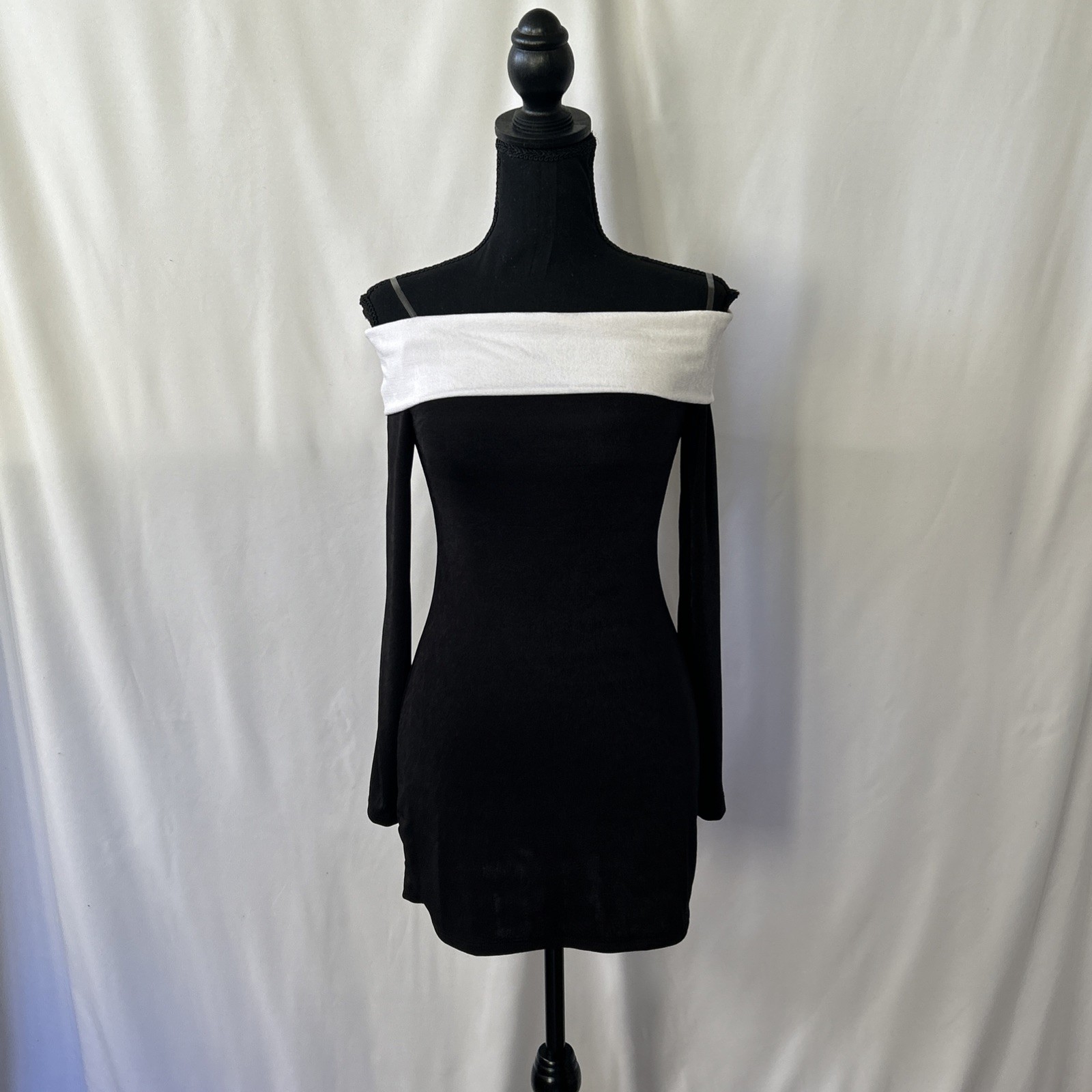 Fashion Nova Mia Off The Shoulder Mini Dress In Black Size Small NWT