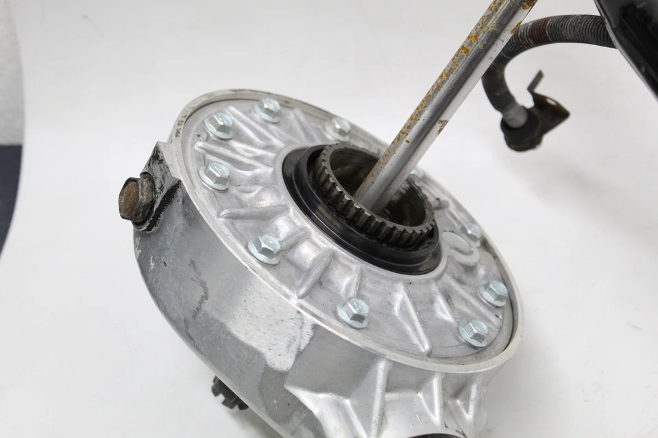 Suzuki GS850G 1981 basculante trasero con eje de transmisión final Foto 3 de 4