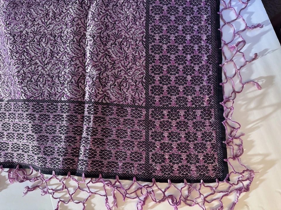 Шелковый плед ручной работы с завязанной вручную бахромой - Изображение 4 из 4