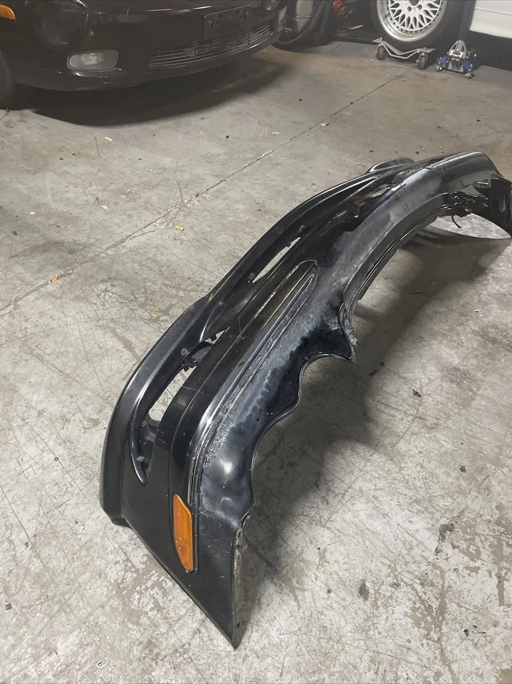 Mercedes-Benz Clase C C32 AMG 2002 parachoques delantero Foto 4 de 4