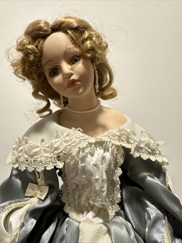 Bambola in porcellana Duck House 22" da collezione - Foto 3 di 5