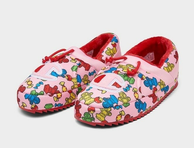 Men's Size 11 Champion X Candyland Slippers New
