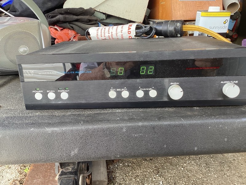Winegard Satellite Receiver RF 1000