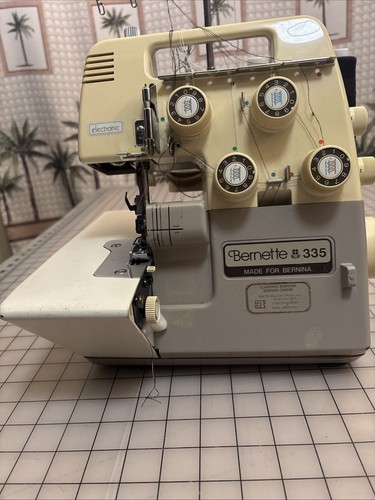 Serger overlocker BERNINA Bernette 335 filettatura MO-335 senza pedale o alimentatore ** - Foto 17 di 17