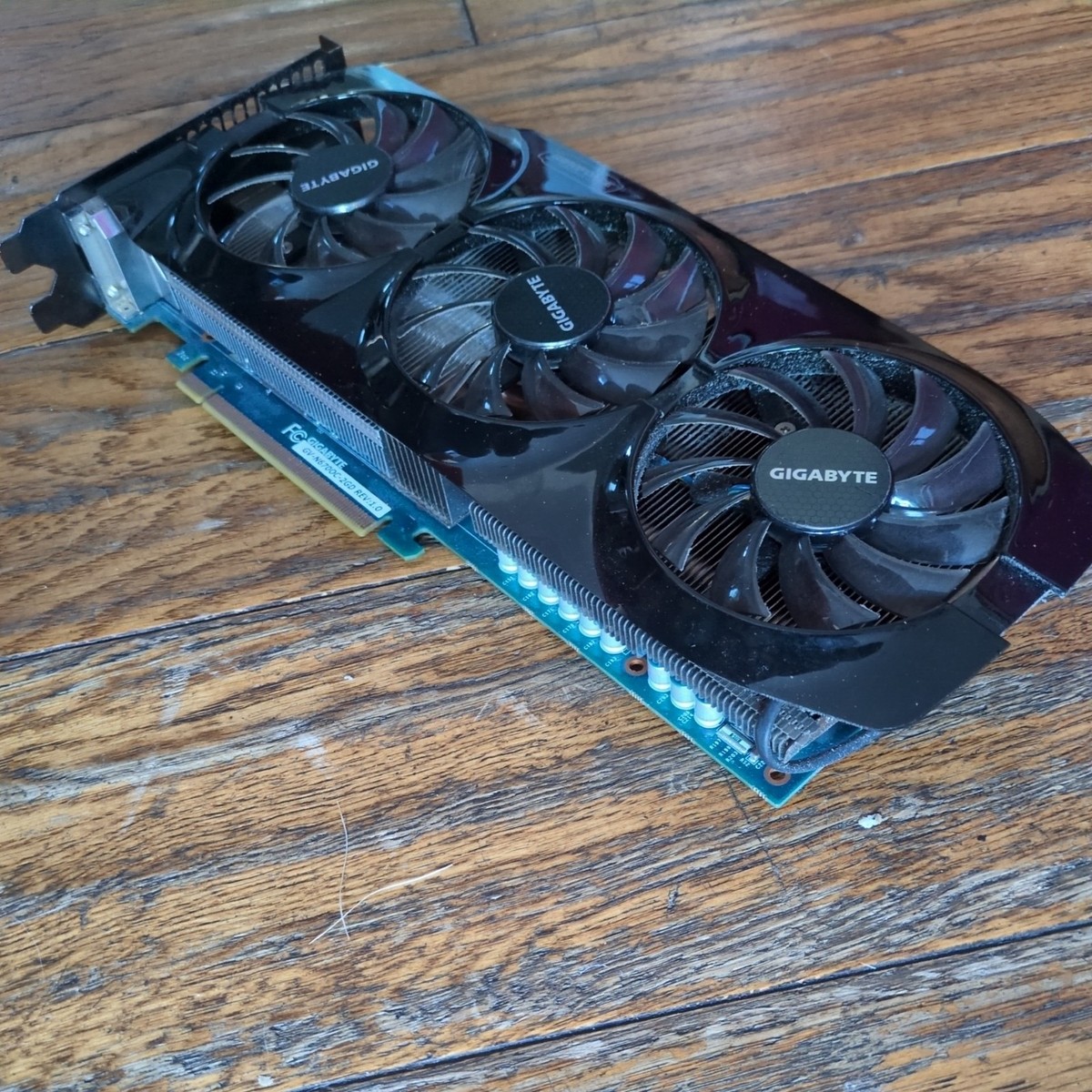 Power Consumption Hd 7950 Vs Gtx 670 Gigabyte GeForce GTX 670