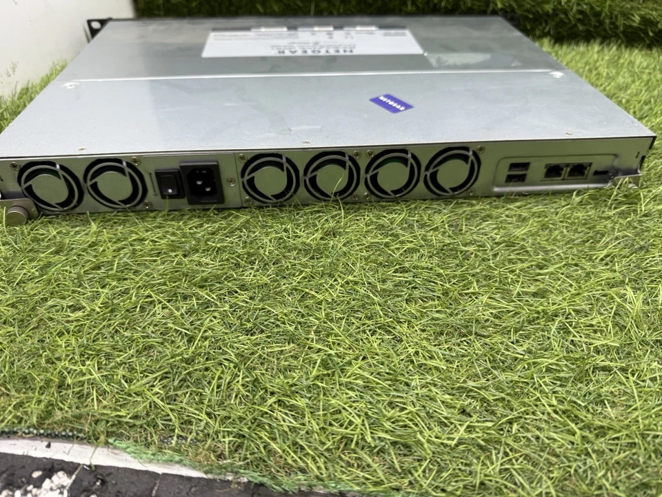 NETGEAR ReadyNAS 2100 RNRX4450-100EUS 4-Bay 1U NAS UNIT  *NO DRIVESCADDIES* #1F - Image 3 of 3