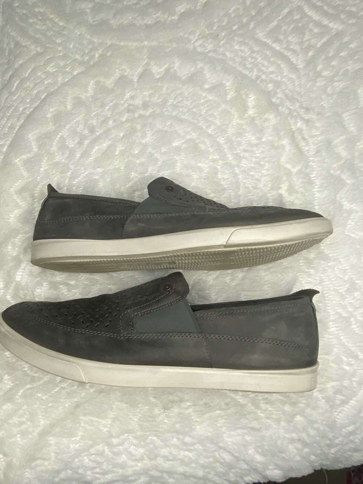 ecco collin perforated slip on