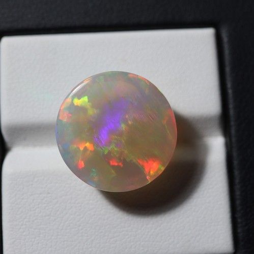 11.7 Cts 16.8x16.5x8.2 MM Real AAA Multi Fire Honeycomb Ethiopian Opal Cabochon - Picture 8 of 8