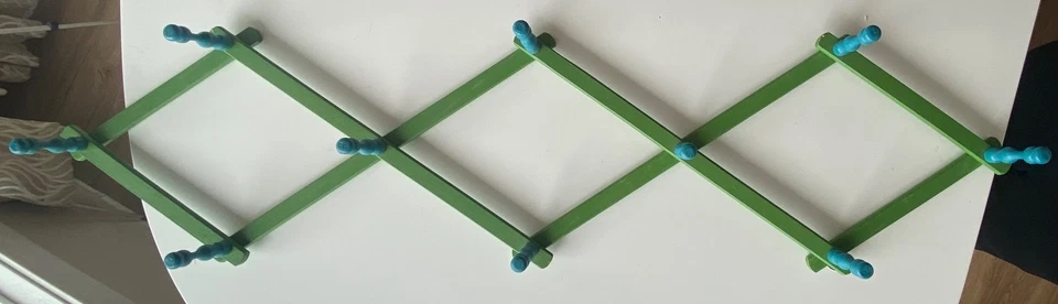 老式木制可扩展 10 Peg 壁挂马克杯/帽子架:蓝色和绿色 — 第 3/4 张图片