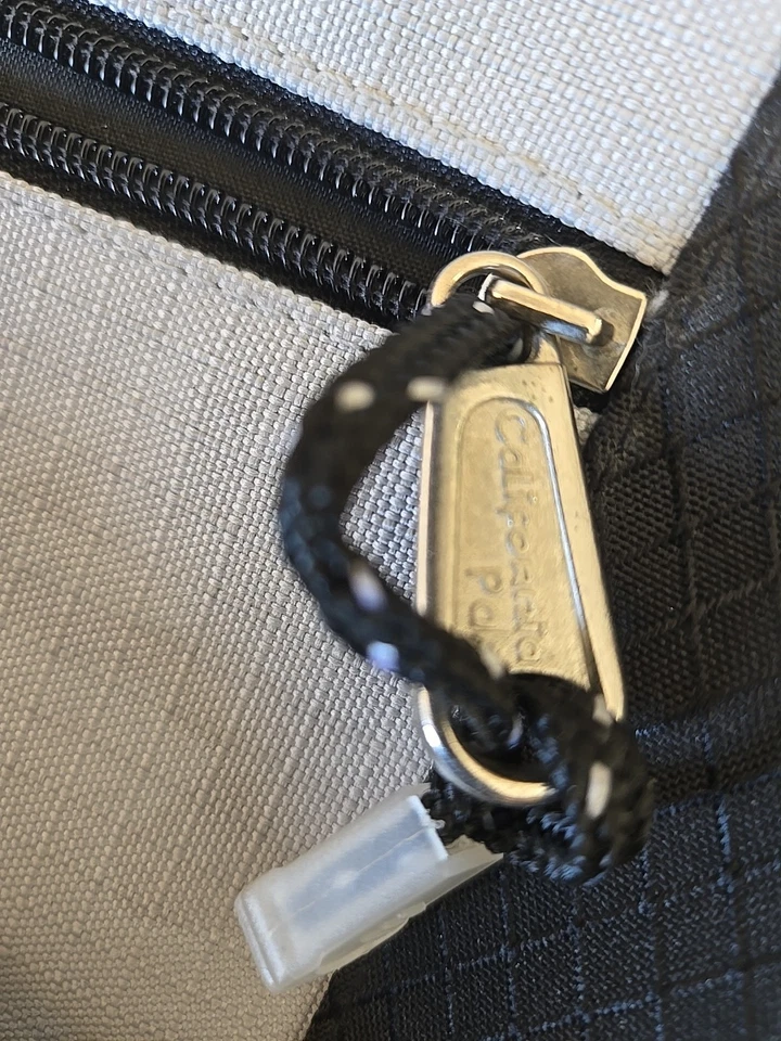 CalPak Laptop Bag Gray Travel Work Messenger Briefcase Shoulder Carry On Tote - Image 4 of 4