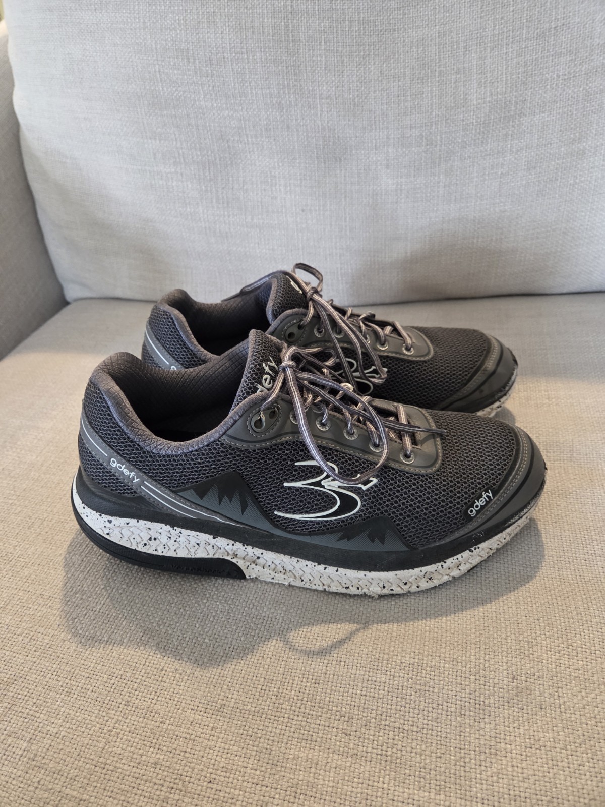 SAOLA Gdefy Gravity Defyer Uomo Taglia 11 Mighty Walk Grigio Scarpe da Ginnastica Sneakers Tennis