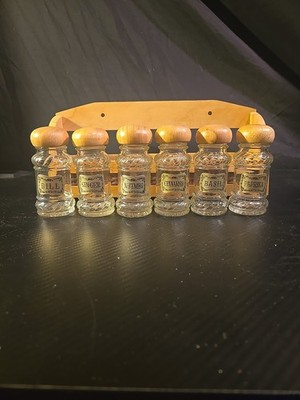 Vintage MCM Spice Jars. Excellent Condition, Comes With Rack
