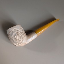 Vintage MEERSCHAUM PIPE Carved Grapes & Vines Design / Bakelite Amber Stem