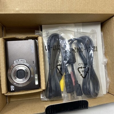Sanyo Digital Camera VPC T700 7.0MP Black With Charger Manual & 16 GB SD Card