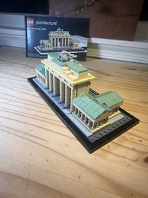 LEGO ARCHITECTURE: Brandenburg Gate (21011) Used With Instructions 100% Complete