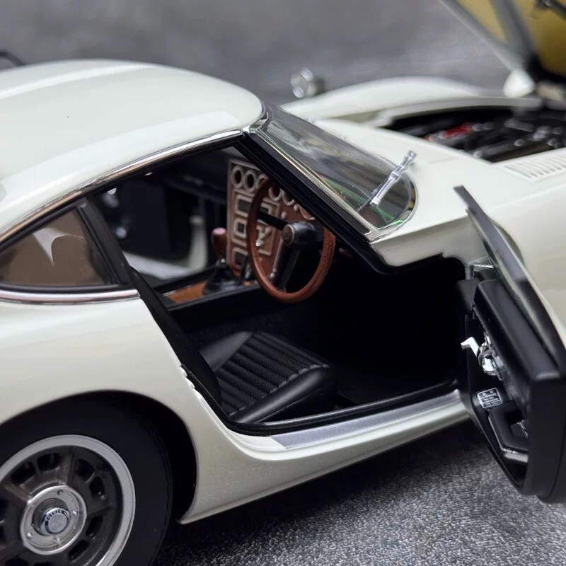 AUTOart 1:18 Toyota 2000GT 1967 Pegasus White – Nummerierte Erstauflage inkl. Zertifikat & Originalbox – Bild 6