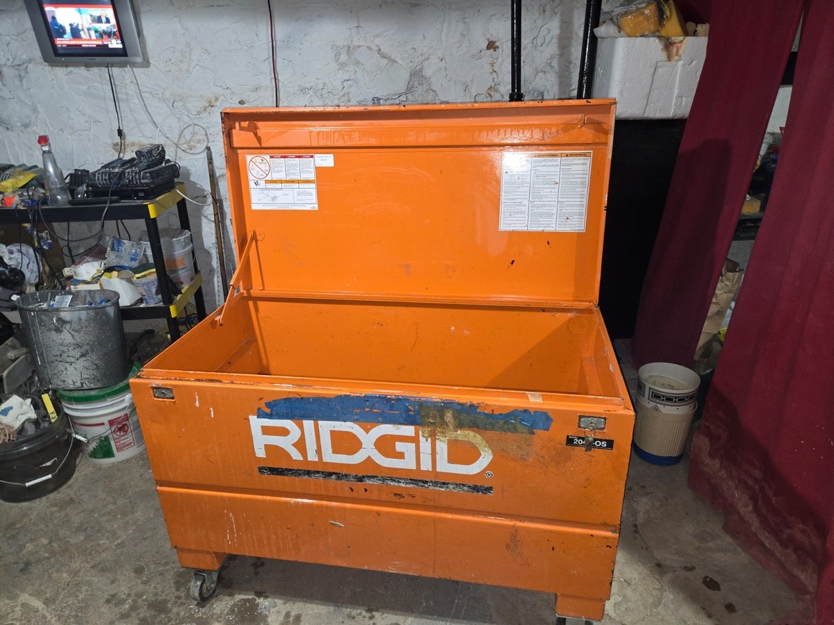 RIDGID 32 in. W x 19 in. D x 18.25 in. H Portable Storage Chest