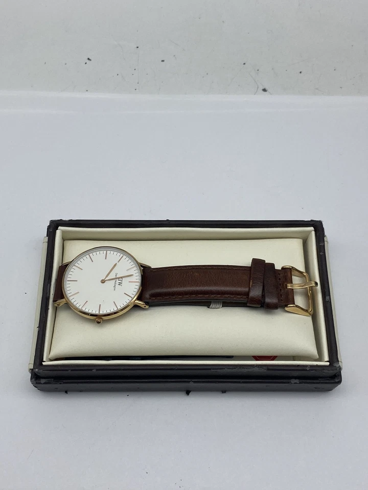 Daniel Wellington 36mm WR 30 White Dial Quartz Men's Watch - Image 4 of 4