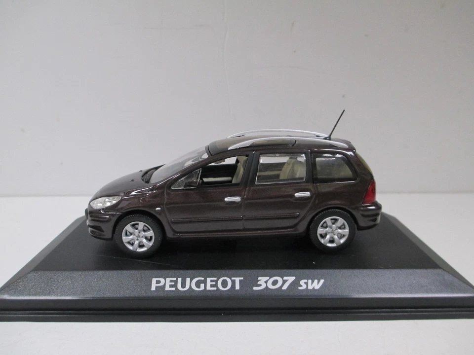 PEUGEOT 307 SW Restylée Phase 2 II Prune Montecristo 2005 NOREV 473720 au 1/43 - Photo 2/4