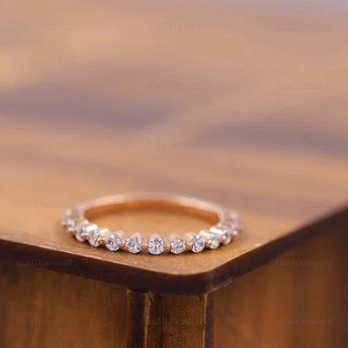 1克拉圆形实验室钻石永恒结婚戒指14K镀金 — 第 2/4 张图片