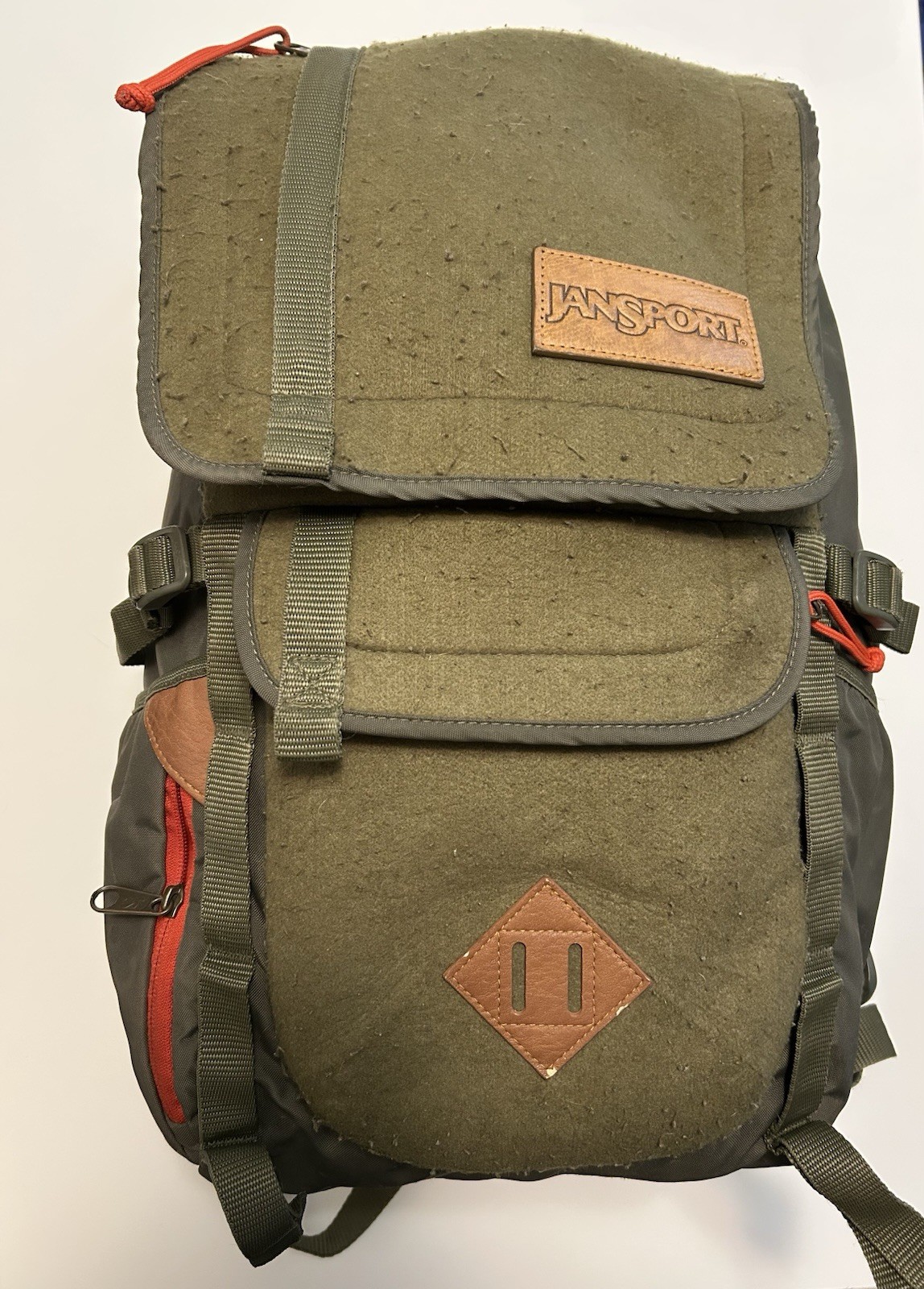 JanSport Hatchet Large Hiking Backpack 21-35L Fits 15
