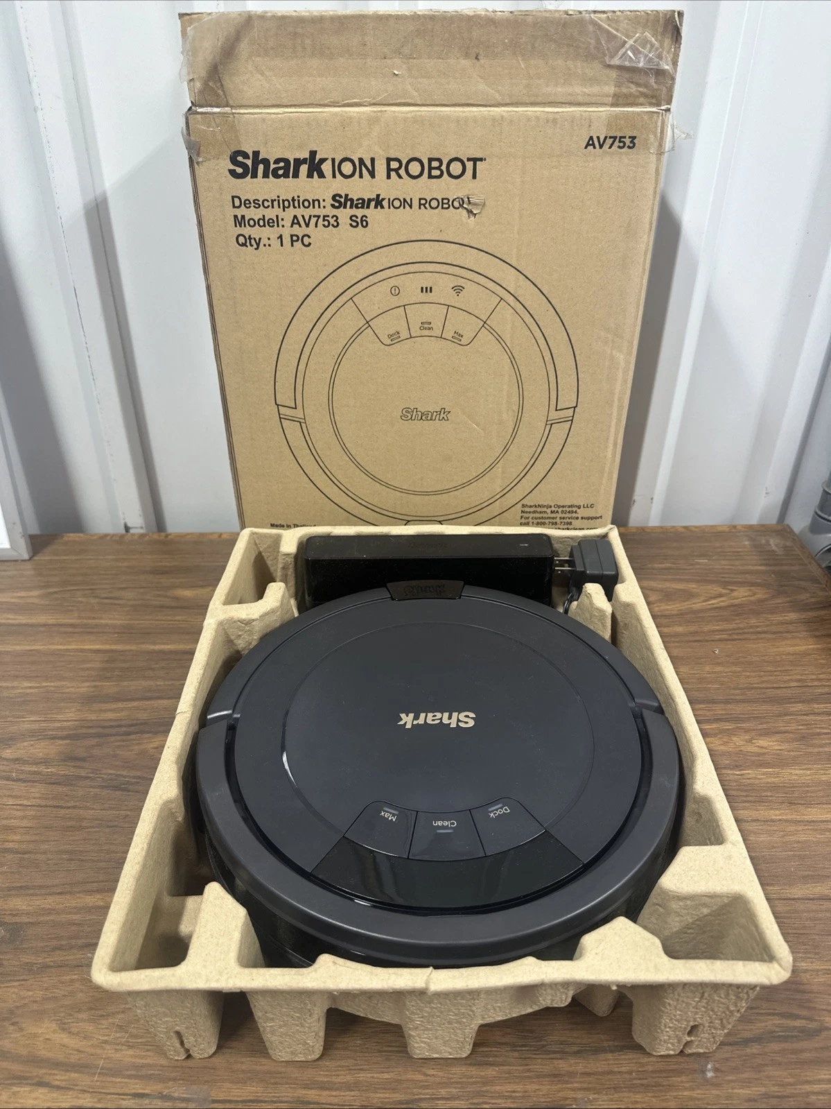SHARK AV753 ION ROBOT VACUUM TriBrush System, Wifi Connected, 120 Min Runtime