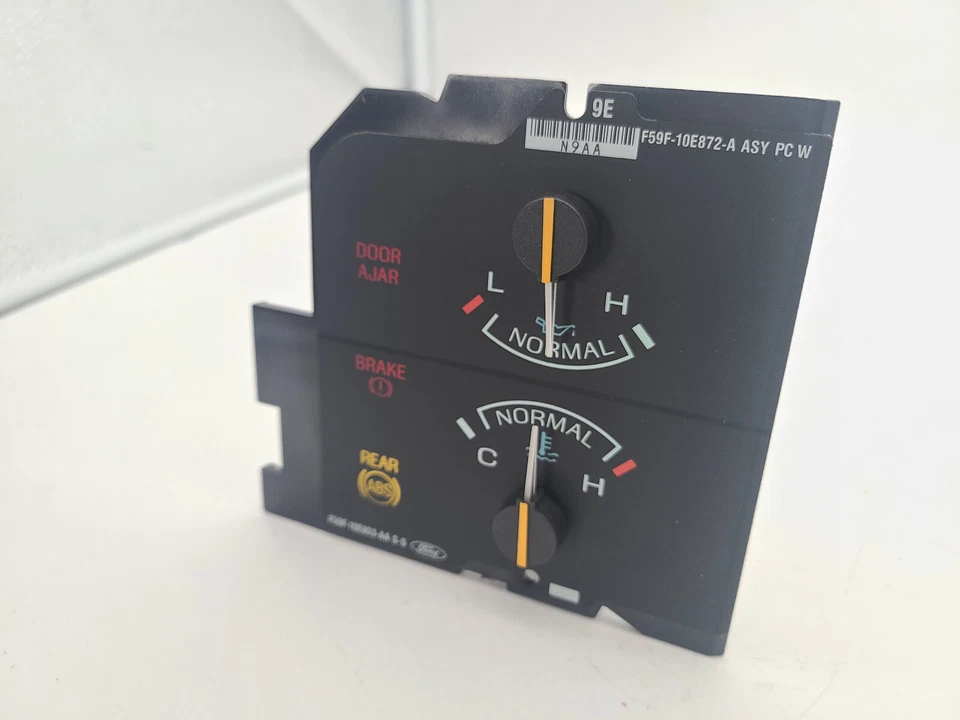 Комплект датчиков давления масла и охлаждающей жидкости для приборов Ford Aerostar 1992-1997 годов выпуска от оригинального производителя - Изображение 2 из 4