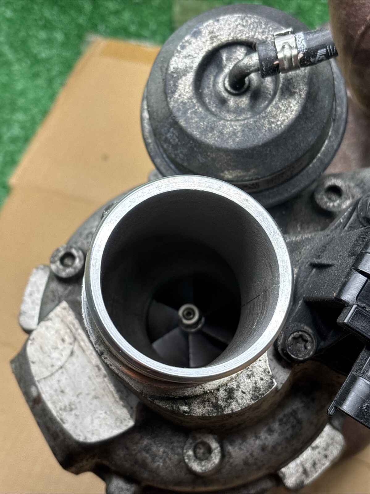 14-20 Maserati Ghibli Quattroporte Levante Left  Turbocharger Manifold Assy OEM