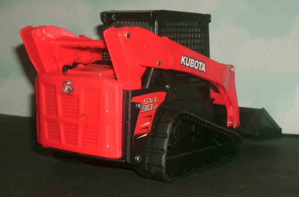 1/18 Scale Kubota SVL90-2 Tracked Skid Steer Loader Plastic Toy (8.5") New-Ray - Image 2 of 4