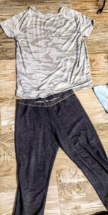 girls 10/12 6 different outfits plus 2 pairs of pajama pants - Image 2 of 4