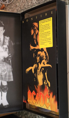 AC/DC BONFIRE 1997 (BON SCOTT) 5 CDS POSTER, STICKER, TEMP TATTOO & 2 BOOKLETS