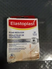 Elastoplast Scar Reducer Plasters 21 Patches 38mm x 68mm Ex 3/27 Damaged Box #81
