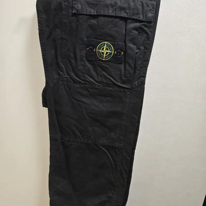 Stone Island 24SS Wappen Cargo Pants, Black, Men's thumbnail 3