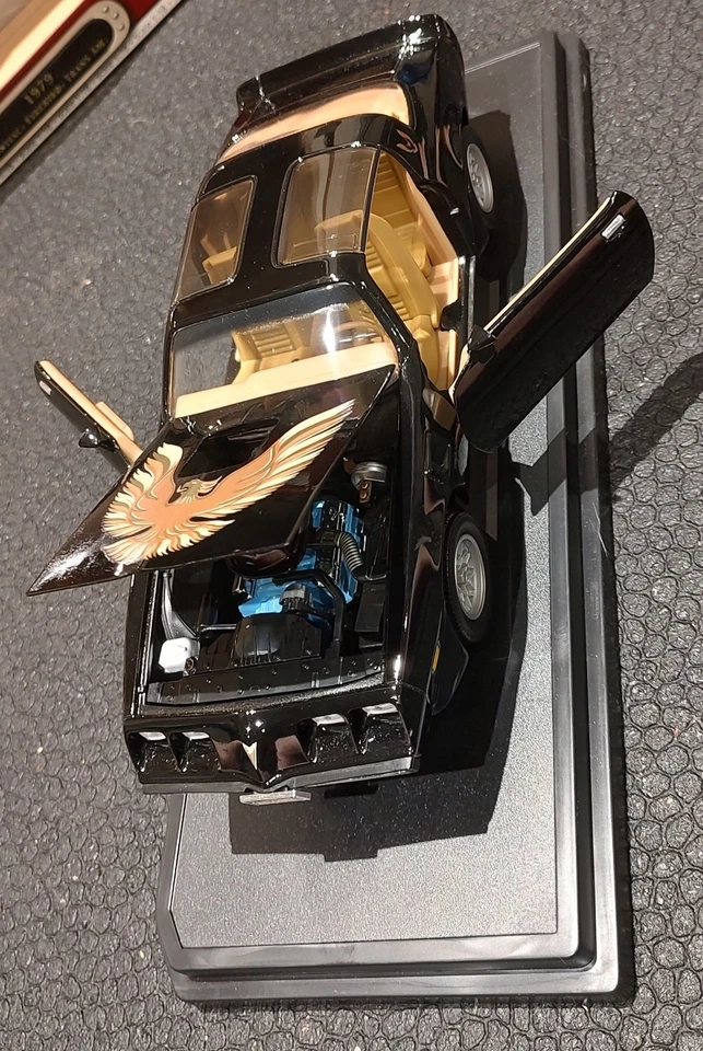 Trans Am 1979 Pontiac Black 1:18 Diecast Model   - Image 4 of 4
