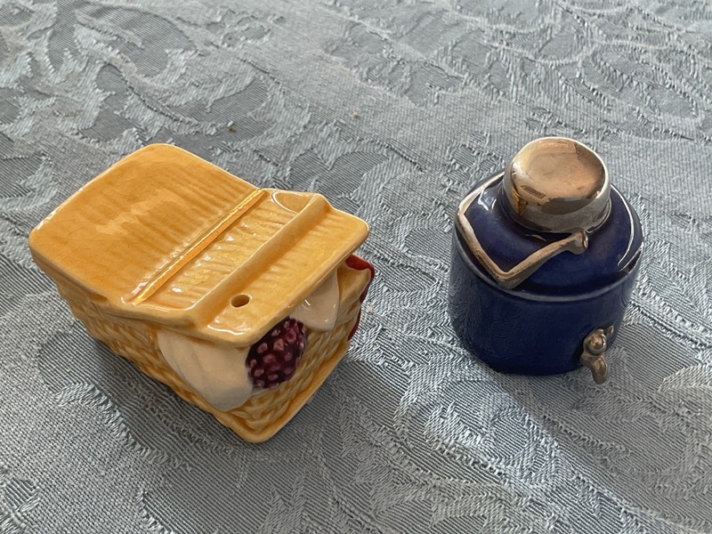 vintage Arcadia miniature picnic basket and thermos cooler salt and pepper set