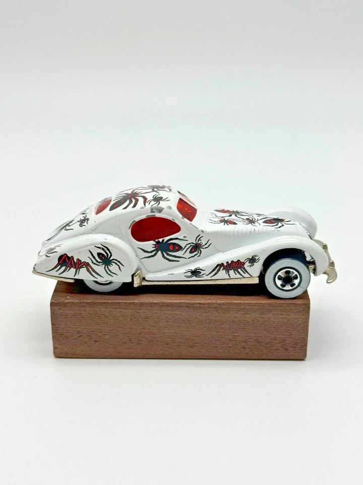 1987 MATTEL HOT WHEELS TATTOO MACHINES WHITE JAGUAR SPLIT "SPIDERIDER" SPIDERS! - Изображение 2 из 4