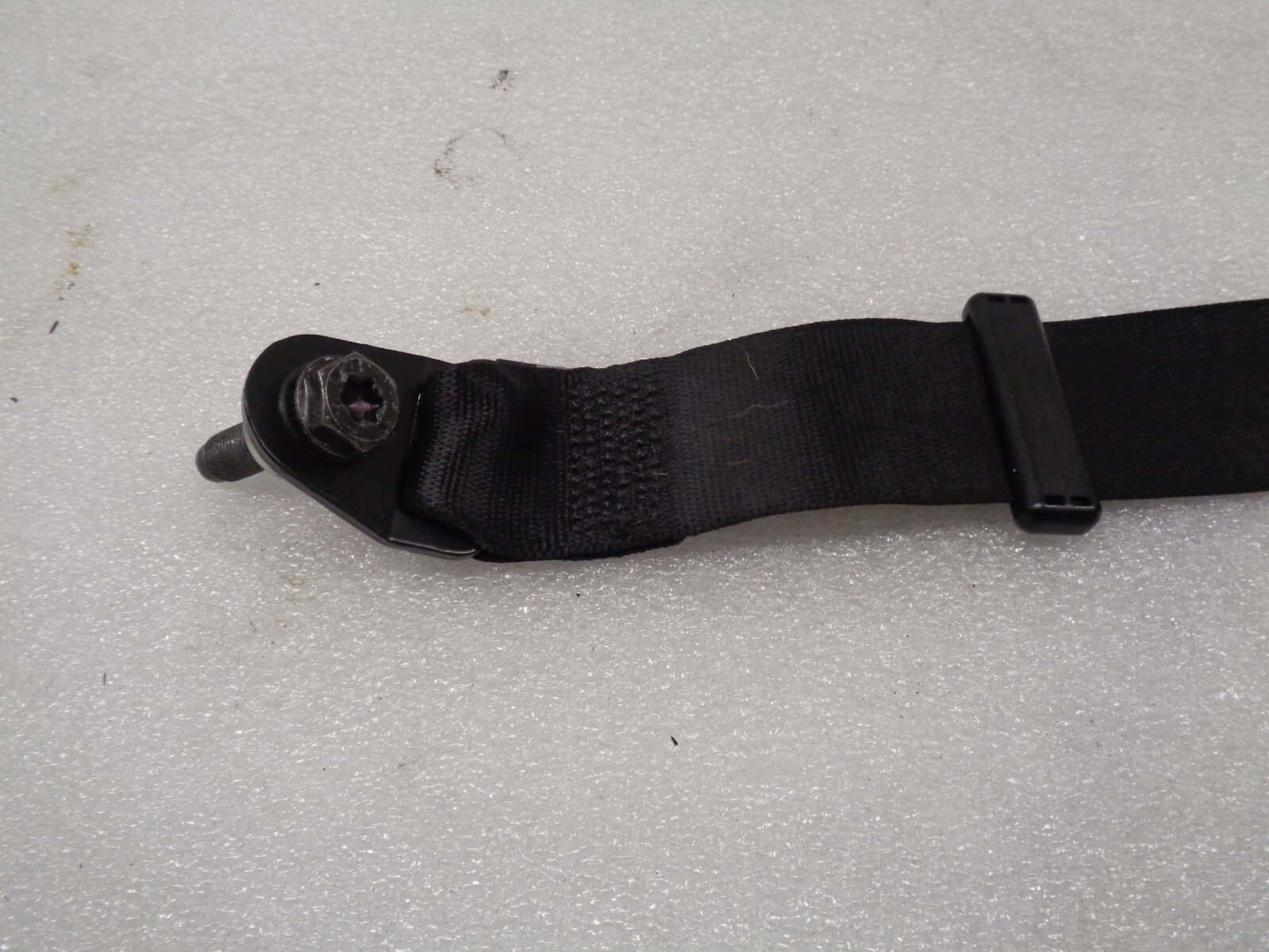 14-17 Maserati Ghibli Rear Right Side Seatbelt Seat Belt Retractor OEM AK2402100