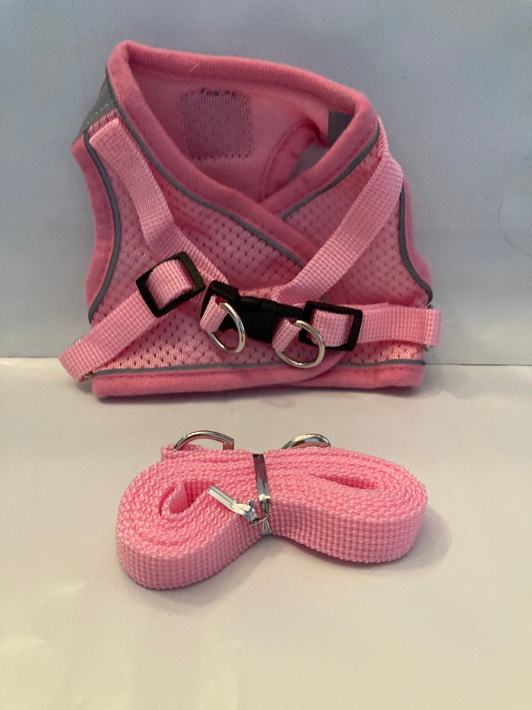 dog harness pink with leash size Large for upto 15 pounds girth 15.7in to 17.3in
