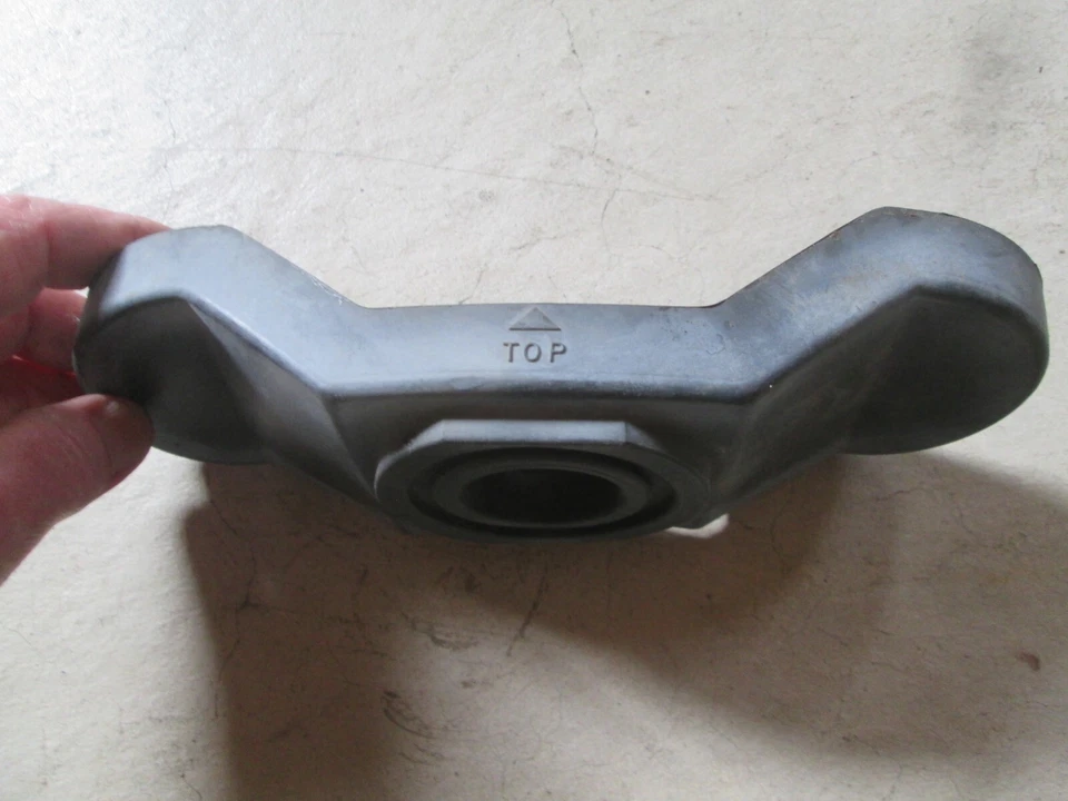 RARE YAMAHA 1985 FZ750  1AE-84397-A0-00 REAR HEADLIGHT SOCKET COVER - Image 4 of 4