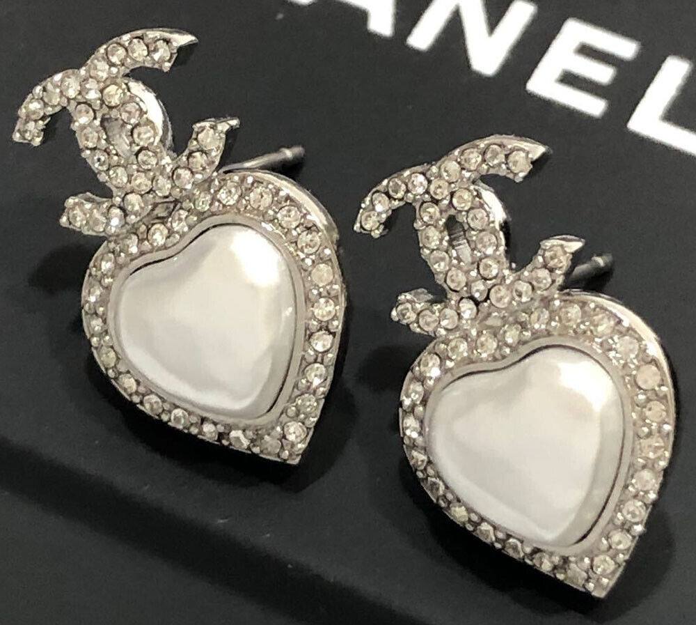 CHANEL CC Logos Rhinestone Pearl Heart Stud Earrings Silver CHANEL CC Logos Rhinestone Pearl Heart Stud Earrings Silver