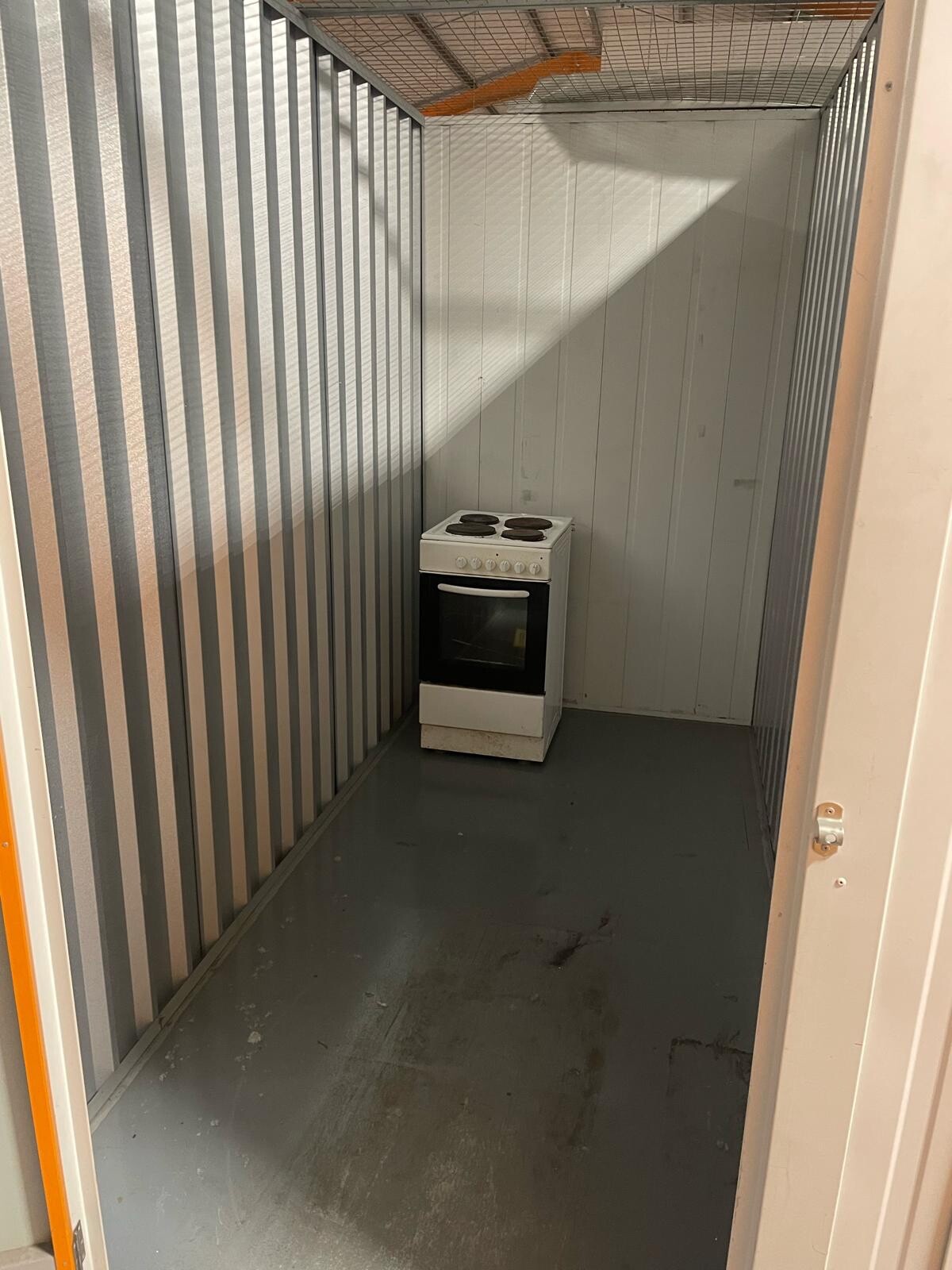 Abandoned Storage unit Leeds Roseville Road LS85DT Lot F391 eBay