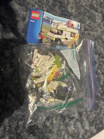 LEGO City: Camper (7639) 100% Complete Includes Both Figures And Manual Retired