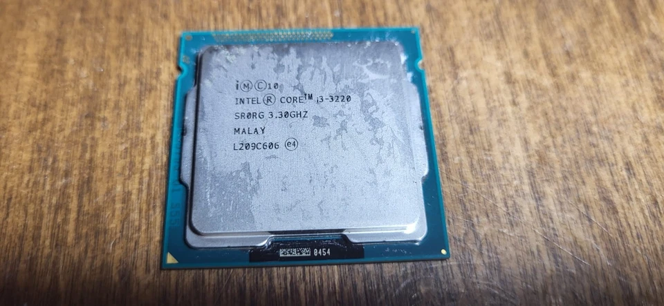 Processore Cpu Intel i3 3220 - Immagine 2 di 4
