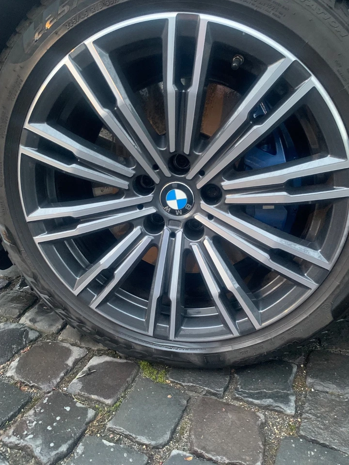 BMW Winterkomplettrad M Doppelspeiche 790 mit 18 Zoll Pirelli Winterreifen - Bild 3 von 4