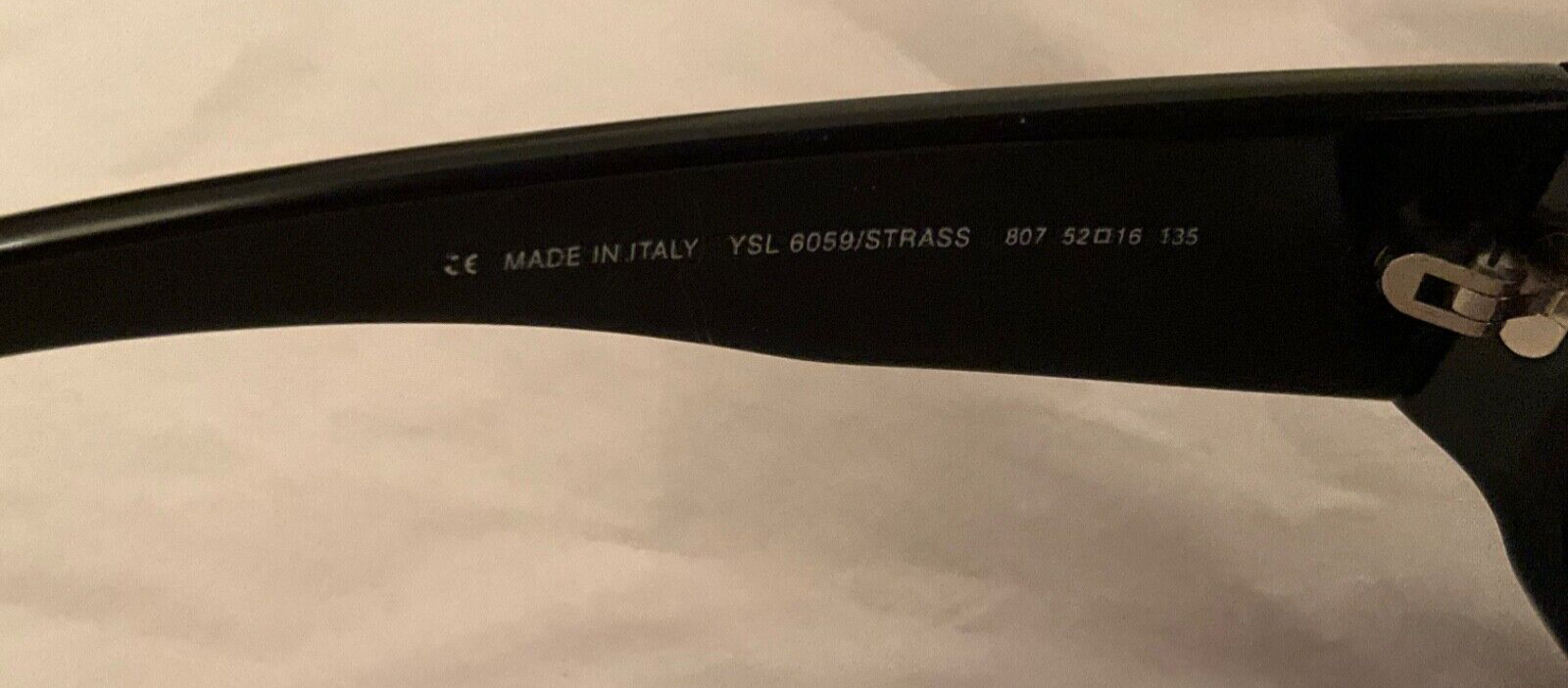 OTTIME CONDIZIONI Occhiali da sole vintage Yves Saint Laurent occhi di gatto neri 6059