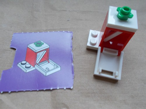 LEGO FRIENDS CHRISTMAS POSTBOX LETTER CANDLE HOLLY DEC 41131 WINTER MAILBOX PICK - Picture 4 of 5