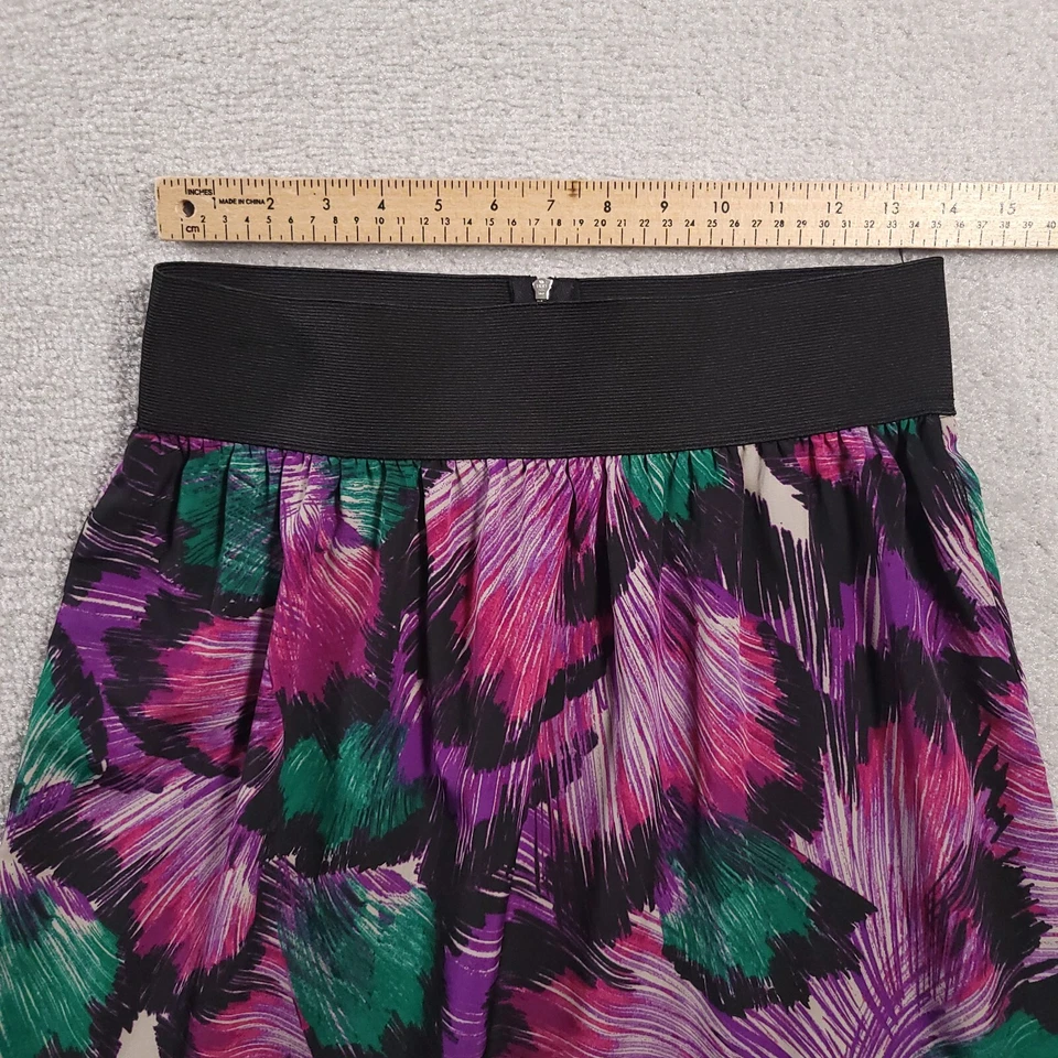 Falda para mujer Elle mediana colorida floral cintura elástica forrada en capas una línea cremallera Foto 3 de 4