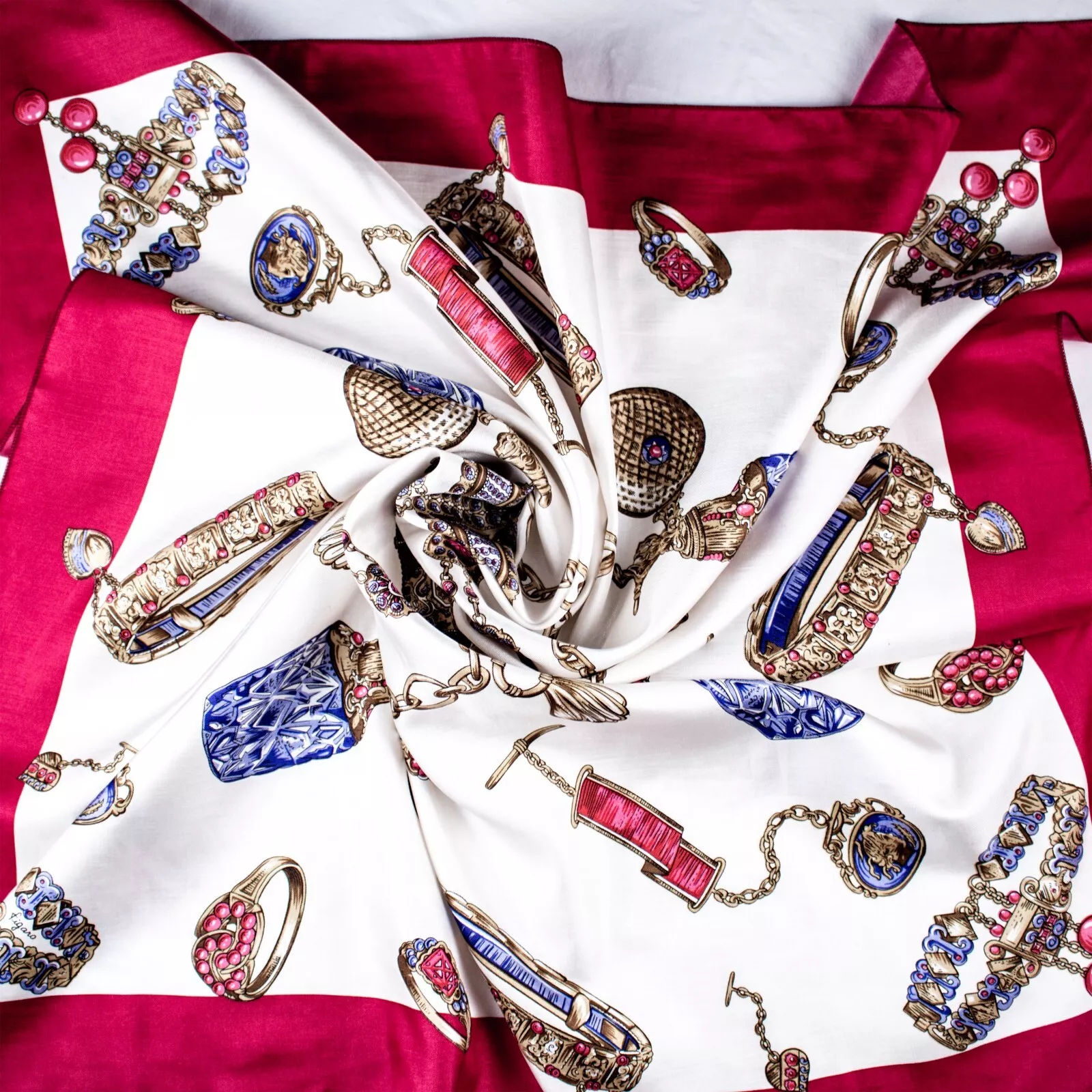 CHRISTIAN DIOR flacons de parfum blanc multicolore bijoux soie col carré écharpe