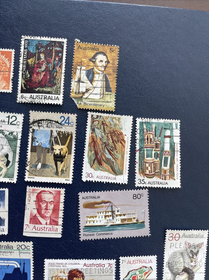 Australia 1970-1979 Mix 25 Plus 1 Block Stamps,   2 Mints,23 Used, Block CTO - Image 3 of 4