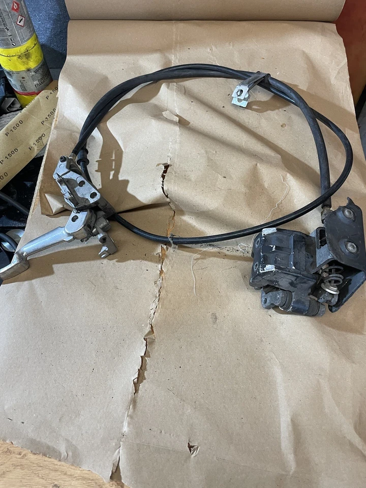 PIAGGIO MP3 - PINZA DE FRENO DE MANO 300LT Y CABLE 2012 Foto 2 de 4